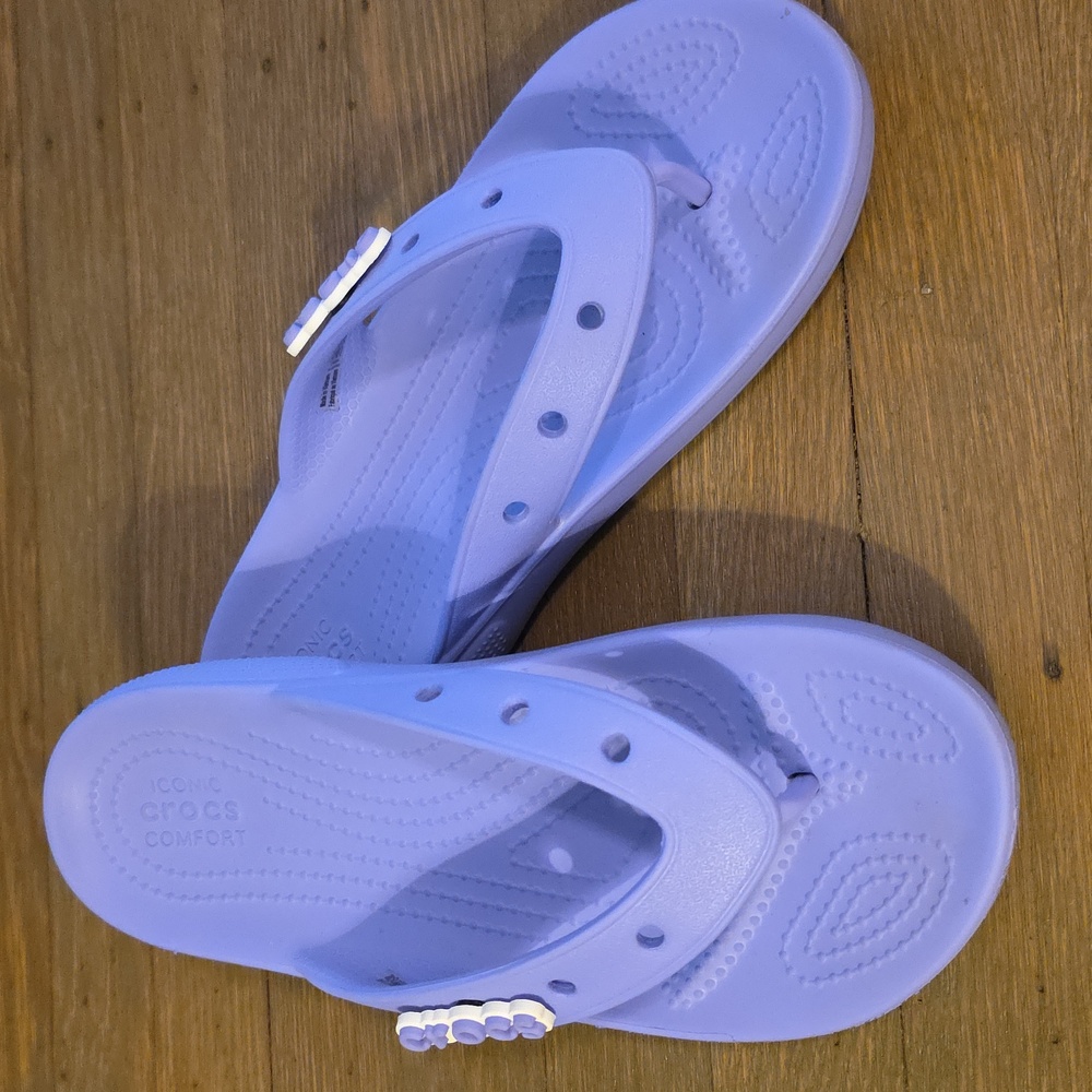CROCS: Purple Flip Flops- Comfort Thong- Adult -Size Women 7- NEW